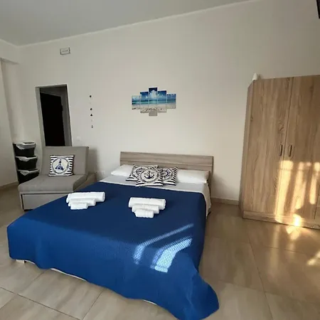 Da Pina E Lu Giardini Naxos