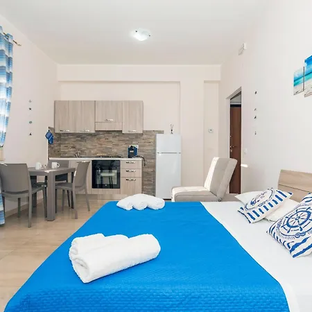 Da Pina E Lu 贾迪尼-纳克索斯