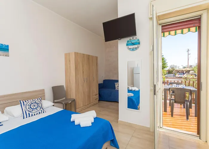 Da Pina E Lu Giardini Naxos